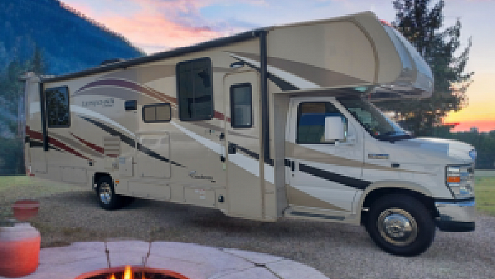 2016 Leprechaun- Sleeps 6